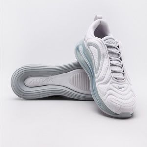 Nike Women’s Air Max 720 Lightweight Athletic Running Sneaker Gray Size 7
